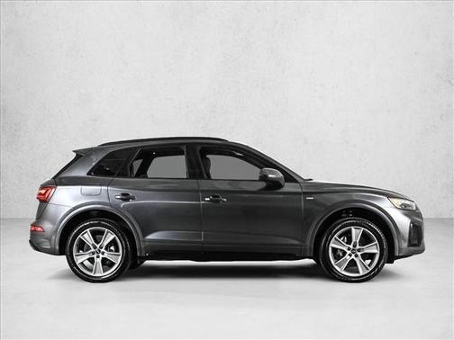 Daytona Gray Pearl Effect 2025 Audi Q5 45 S line quattro Premium