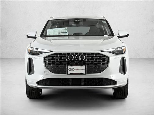 Glacier White Metallic 2026 Audi Q5 PLUS