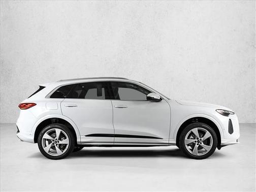 Glacier White Metallic 2026 Audi Q5 PLUS