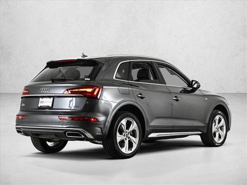 Daytona Gray Pearl Effect 2023 Audi Q5 45 S line Premium Plus