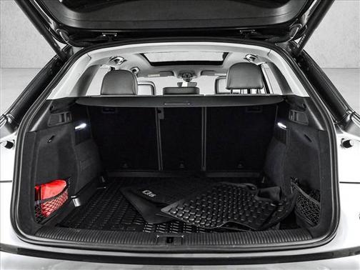 Daytona Gray Pearl Effect 2023 Audi Q5 45 S line Premium Plus