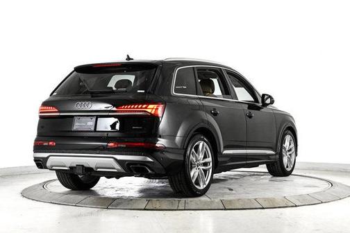 2025 Audi Q7 55 Premium Plus
