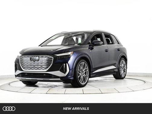 Navarra Blue Metallic 2025 Audi Q4 e-tron 55 quattro Premium