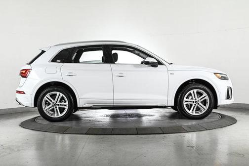 2024 Audi Q5 e 55 S line quattro Premium