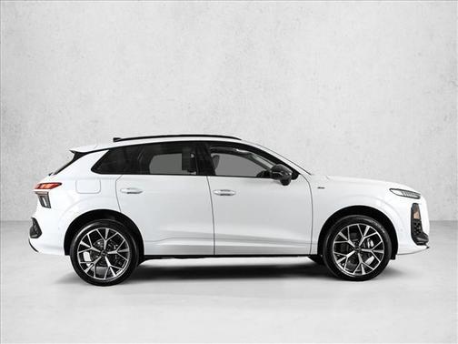 2026 Audi Q3 S line