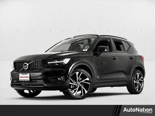 2022 Volvo XC40 T5 R-Design