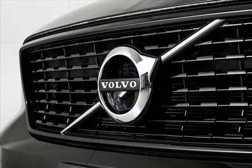 2022 Volvo XC40 T5 R-Design