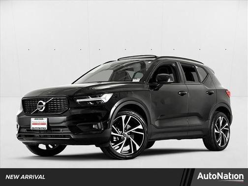 2022 Volvo XC40 T5 R-Design