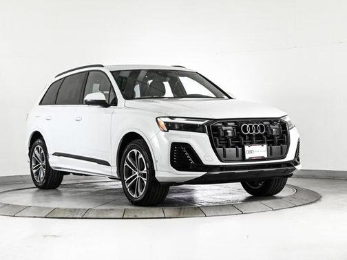 Glacier White Metallic 2026 Audi Q7 45 Premium
