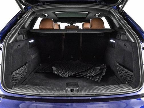 2023 Audi Q5 45 S line Prestige