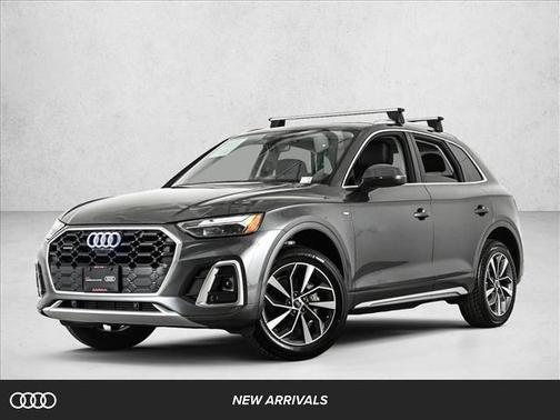 Daytona Gray Pearl Effect 2023 Audi Q5 45 S line Premium Plus