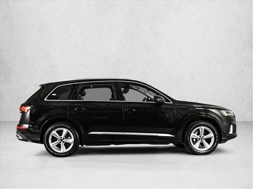 Mythos Black Metallic 2023 Audi Q7 45 Premium Plus