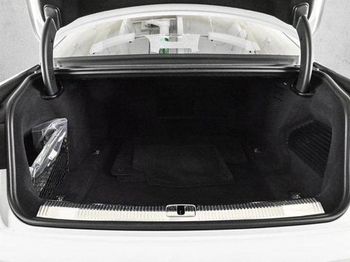 Glacier White Metallic 2022 Audi A8 L 55