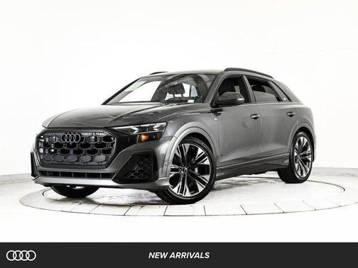 Daytona Gray Pearl Effect 2025 Audi Q8 Prestige