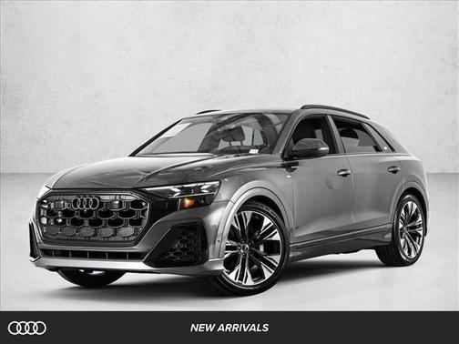 Daytona Gray Pearl Effect 2025 Audi Q8 Prestige