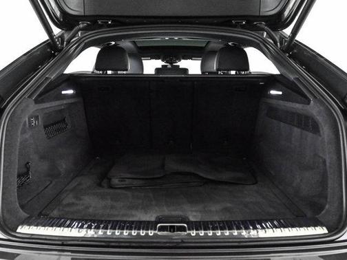 Daytona Gray Pearl Effect 2025 Audi Q8 Prestige