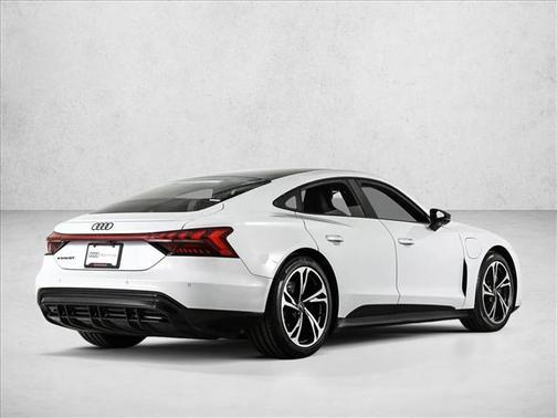 Suzuka Gray Metallic 2023 Audi e-tron GT Premium Plus