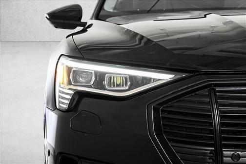 2023 Audi e-tron Premium Plus