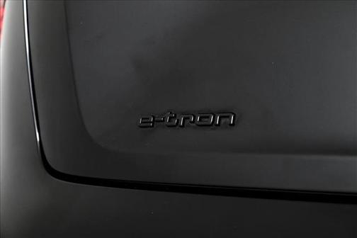 2023 Audi e-tron Premium Plus