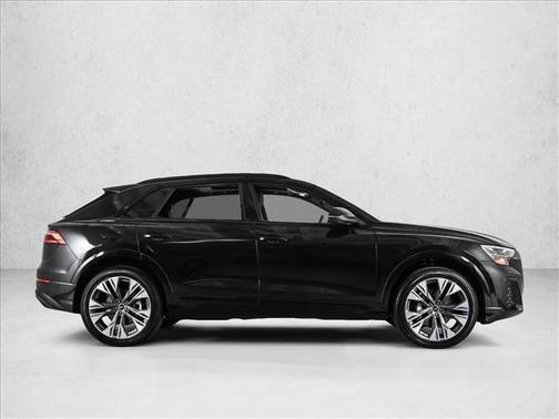 2025 Audi Q8 Premium Plus