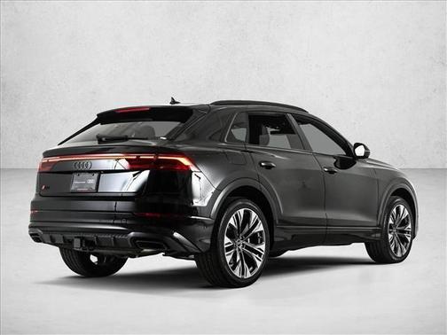 2025 Audi Q8 Premium Plus
