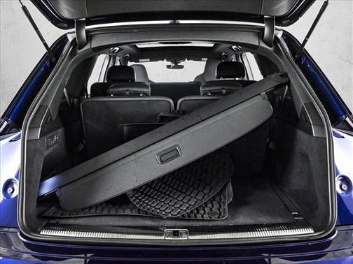 Navarra Blue Metallic 2022 Audi SQ7 4.0T Premium Plus