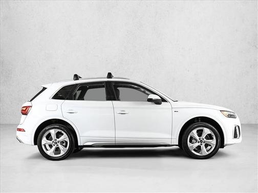 Glacier White Metallic 2023 Audi Q5 45 S line Premium Plus