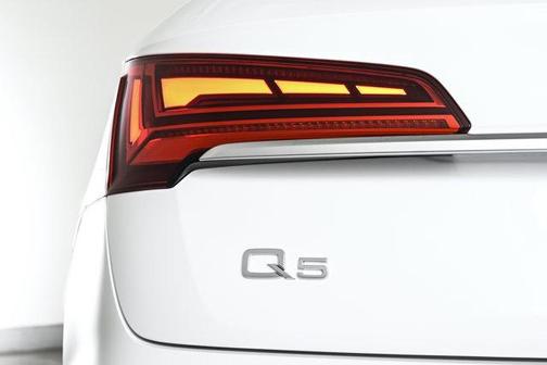 2024 Audi Q5 45 S line quattro Premium