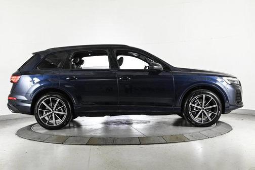 2025 Audi Q7 45 Premium Plus