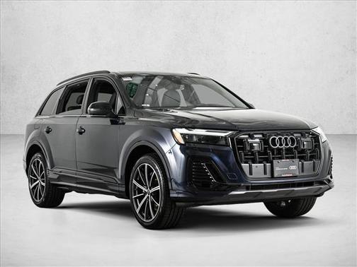2025 Audi Q7 45 Premium Plus