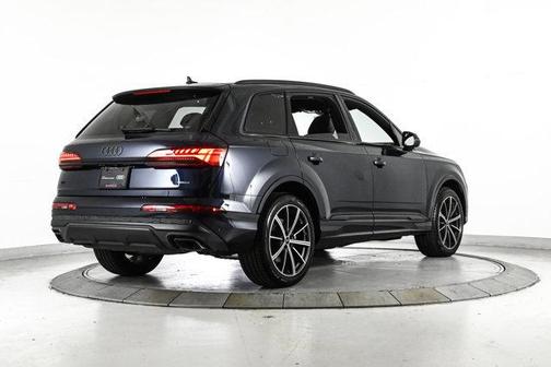 2025 Audi Q7 45 Premium Plus