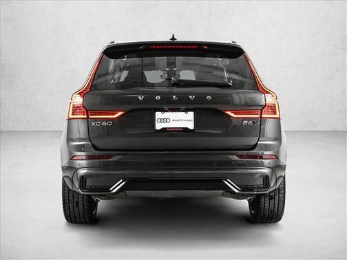 2023 Volvo XC60 B6 Ultimate Dark Theme