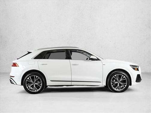 2023 Audi Q8 55 Premium Plus