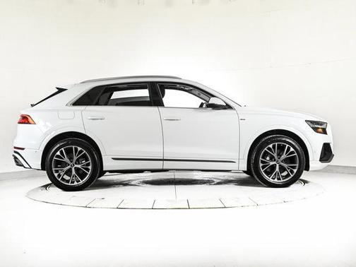 2023 Audi Q8 55 Premium Plus