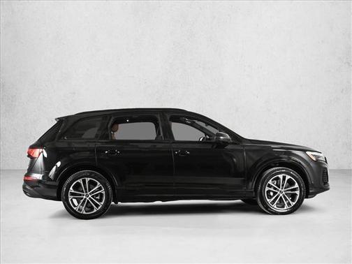 2025 Audi Q7 45 Premium Plus