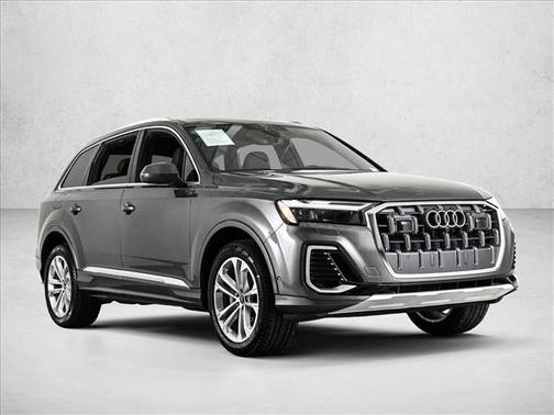 2025 Audi Q7 55 Premium Plus