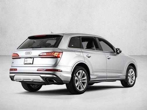 Satellite Silver Metallic 2025 Audi Q7 55 Premium Plus