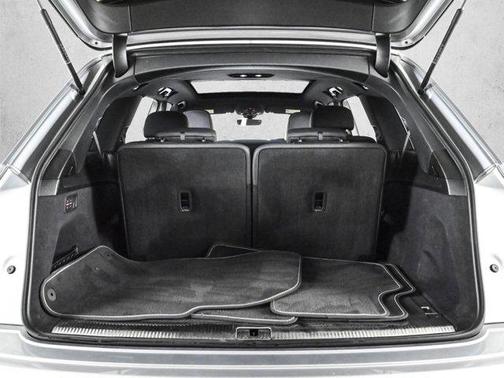 Satellite Silver Metallic 2025 Audi Q7 55 Premium Plus