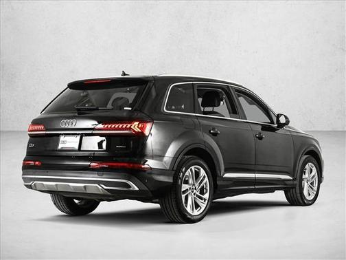 2023 Audi Q7 55 Premium Plus