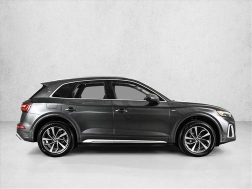 Daytona Gray Pearl Effect 2023 Audi Q5 45 S line Prestige