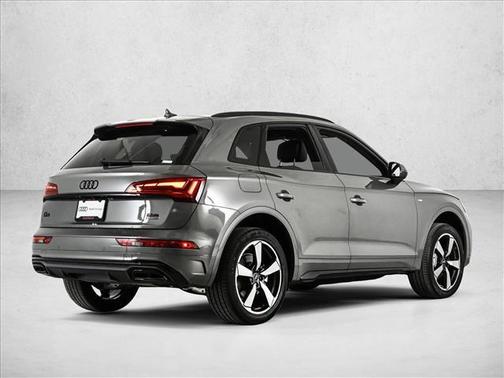 Chronos Gray Metallic 2023 Audi Q5 45 S line Premium Plus