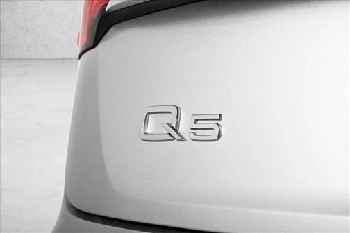 2023 Audi Q5 40 Premium Plus