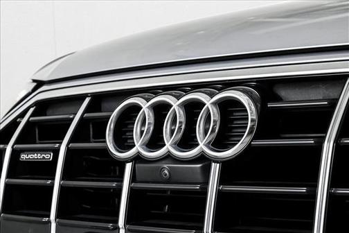 2023 Audi Q5 40 Premium Plus