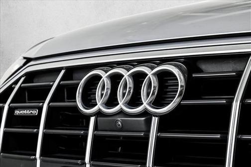 2023 Audi Q5 40 Premium Plus