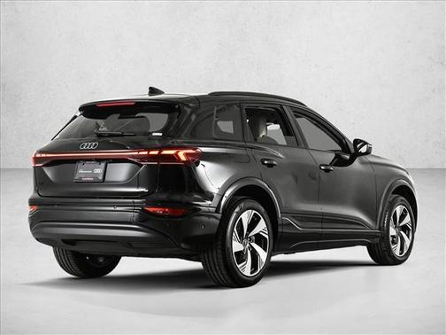 Mythos Black Metallic 2025 Audi Q6 e-tron Premium