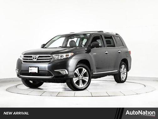 Magnetic Gray Metallic 2013 Toyota Highlander Limited