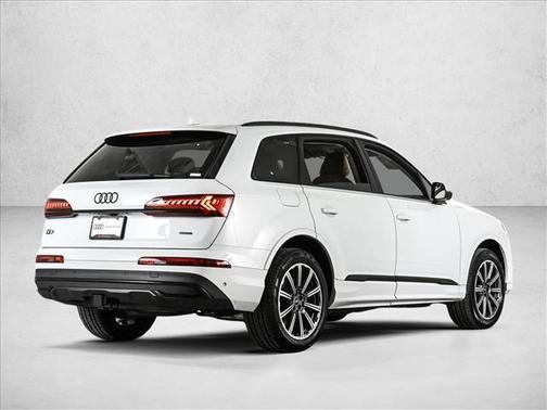 2023 Audi Q7 45 Premium Plus