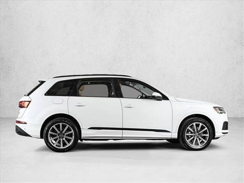 2023 Audi Q7 45 Premium Plus