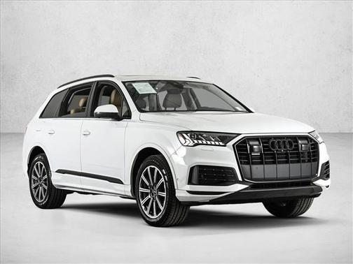 2023 Audi Q7 45 Premium Plus