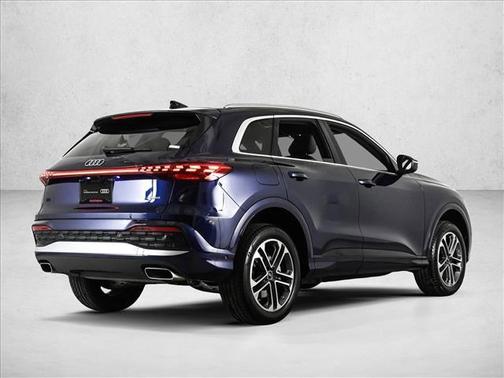 Navarra Blue Metallic 2025 Audi Q5 2.0T quattro Premium